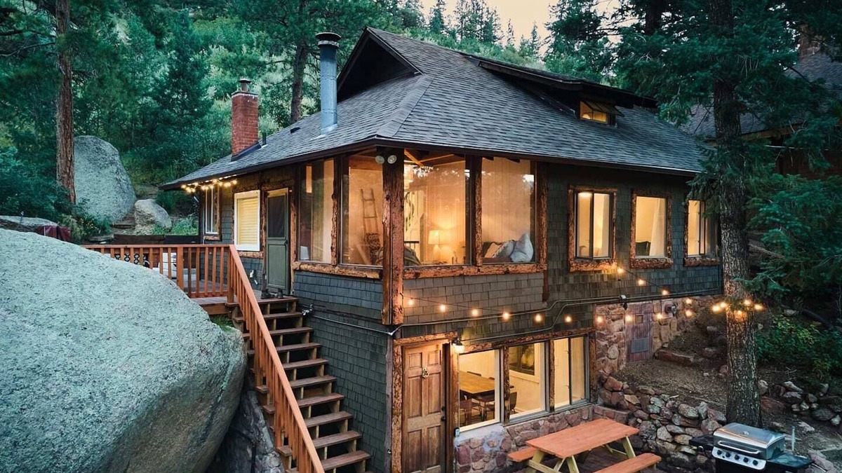 Cascade Cabin | Cabin on Pikes Peak, Hot tub, Walk to Wine + Food
