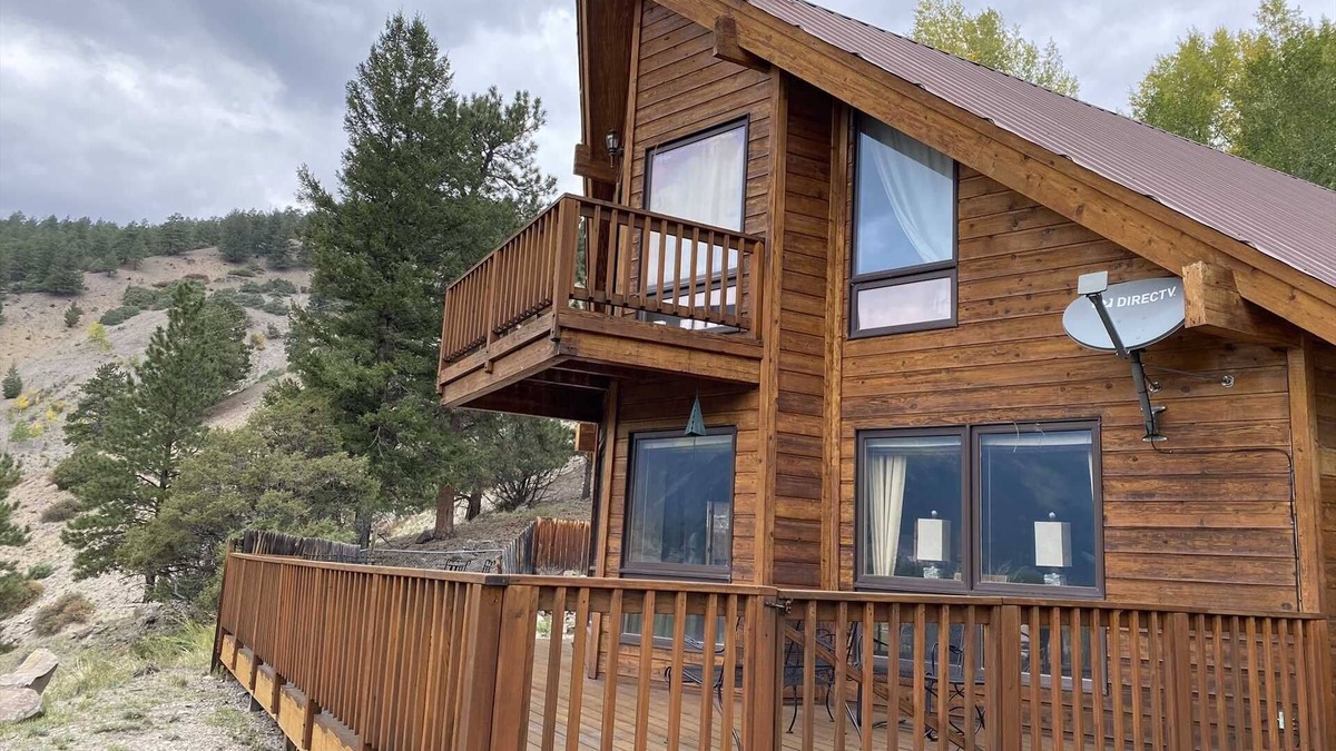 Lake City Cabin | Cabin on the Bluff - Spectacular Views From Home Nestled in the Trees Above Lake City