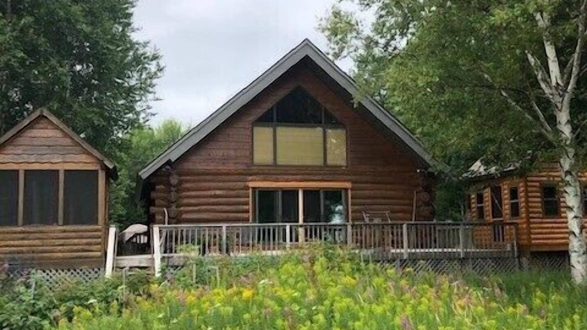 Lake Linden Cabin | Cabin on the Cove: Rustic Waterfront Cabin on Lake Superior—A True Keweenaw Escape