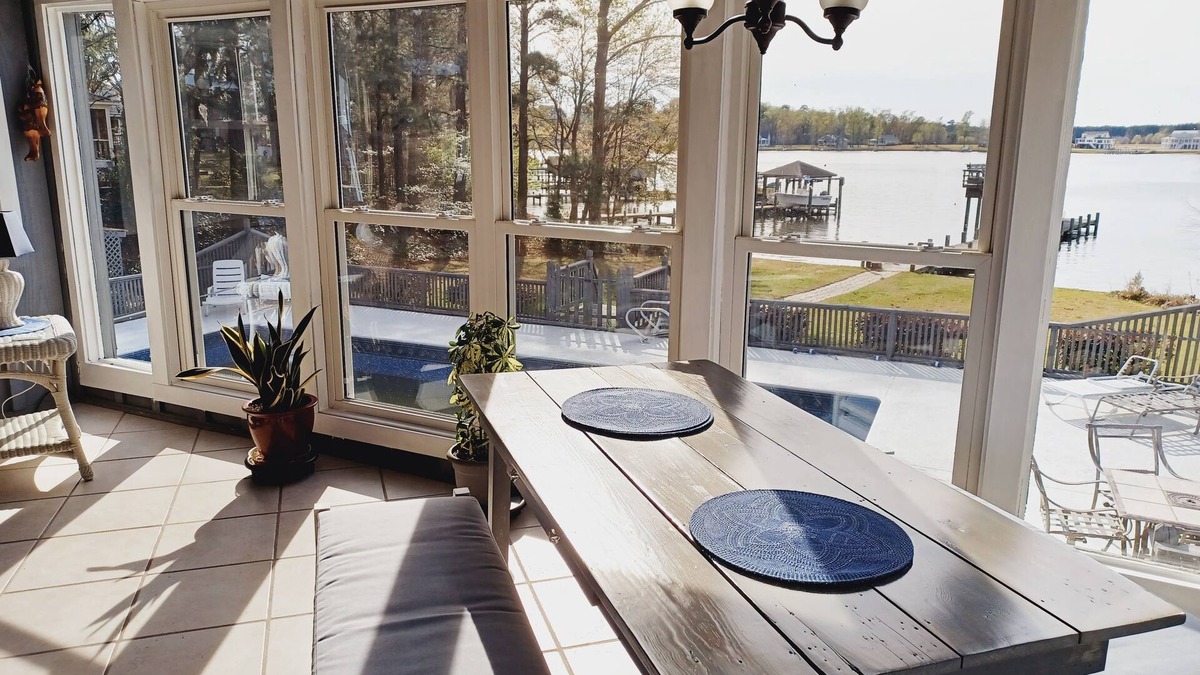 Bath House | Cabin on the Creek /Private Swimming Pool and Pier - Bath NC