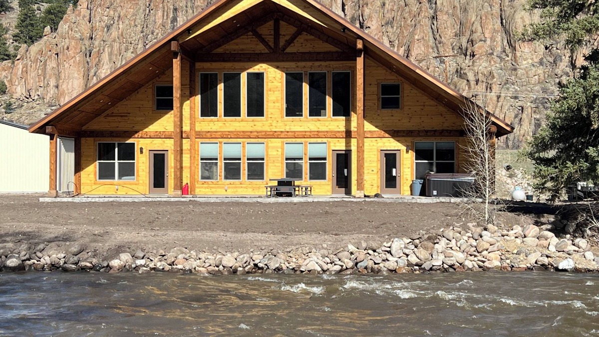 South Fork Cabin | Cabin on the river, close to Wolf Creek Ski Area & Rio Grande National Forest.