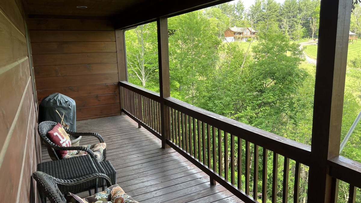 Vilas Cabin | Cabin on topof the mountain great views hot tub game room and more!