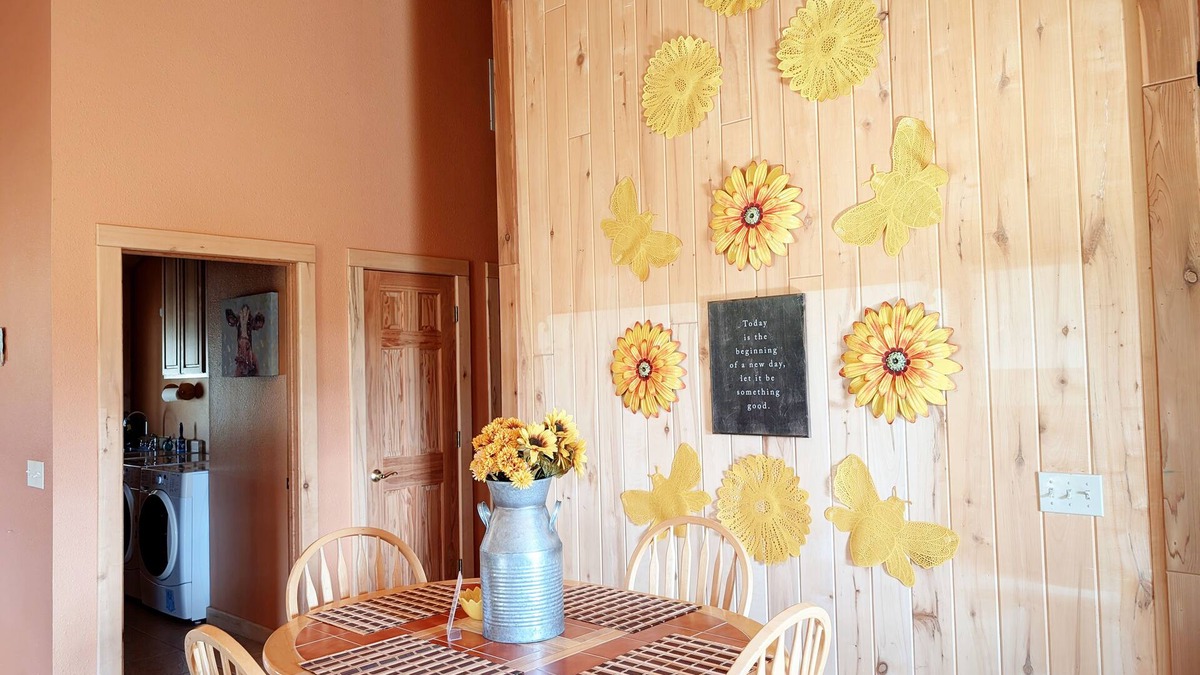 Cortez House | Cabin Retreat! Mesa Verde Park + WiFi + Fire Pit