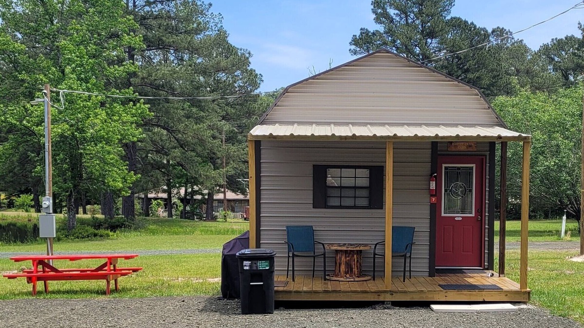 Broaddus Cabin | Cabin Sleeps 4 Just minutes from Lake Sam Rayburn