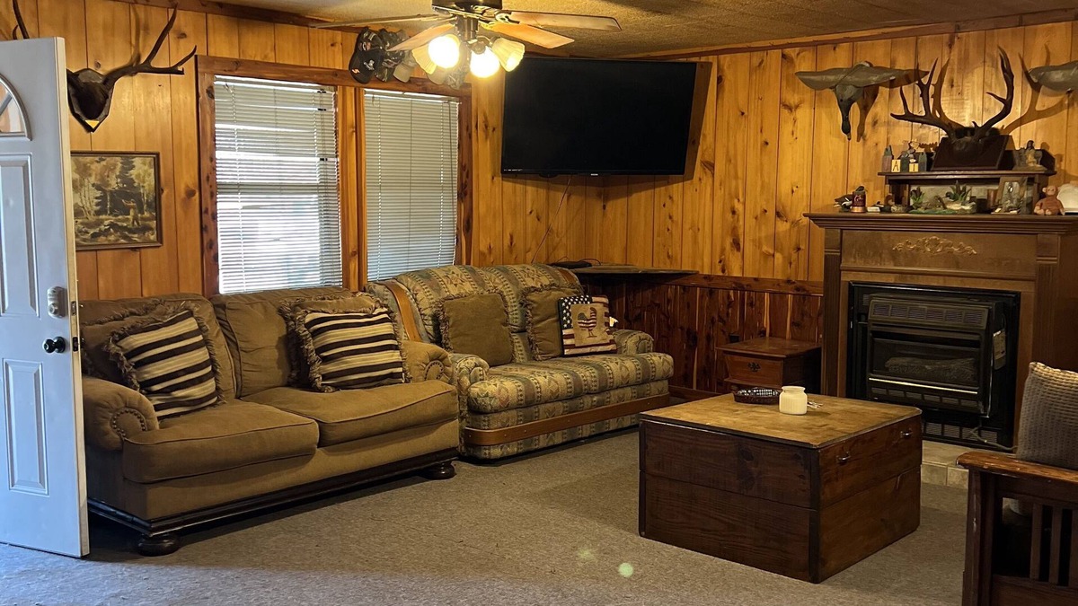 Saffell Cabin | Cabin that sits on 3 acres that joins Shirey Bay Rainey Brake WMA.