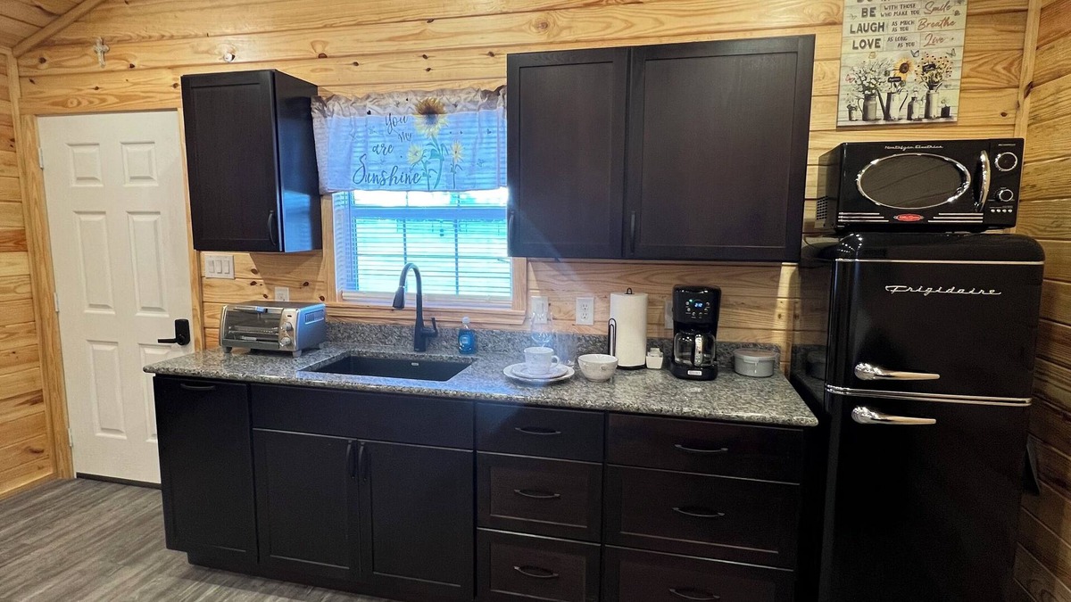 Paige Cabin | Cabin Unit 6 of 6 with AC and WiFi in lovely Paige