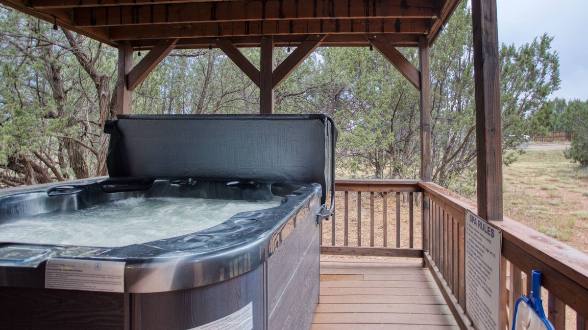 Heber Cabin | Cabin w/loft, private hot tub, and star-gazing deck! Sleeps 6!