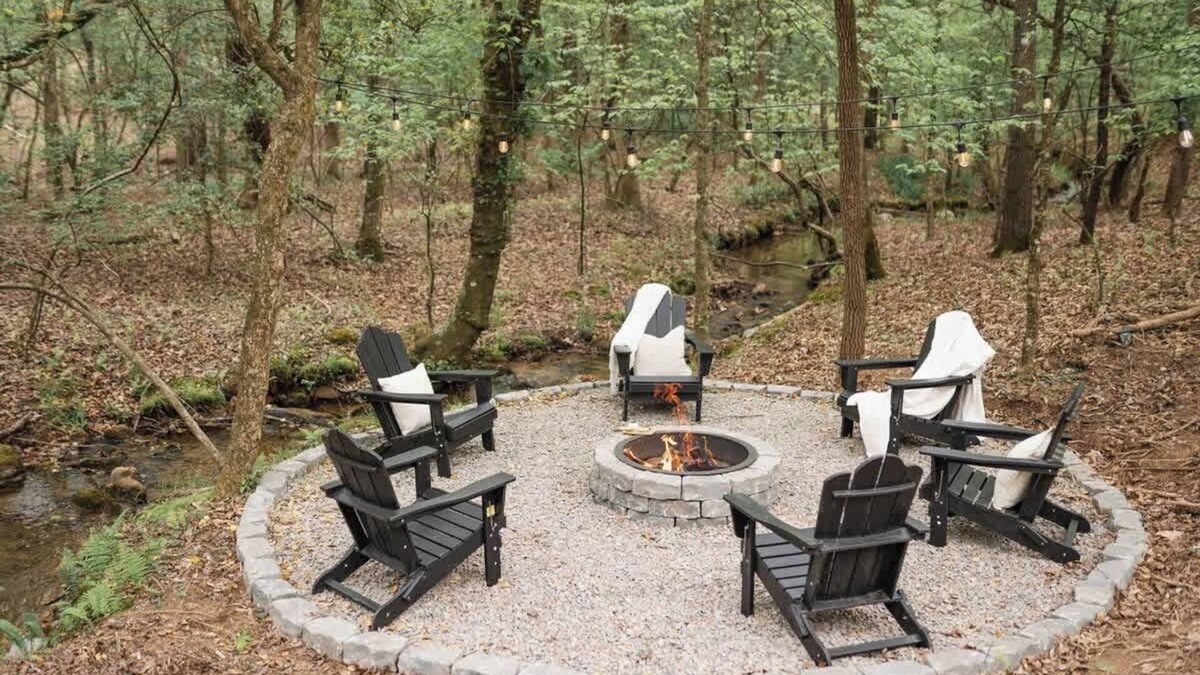 Dial House | Cabin w Lux Gym Firepit Game Room and Playground!