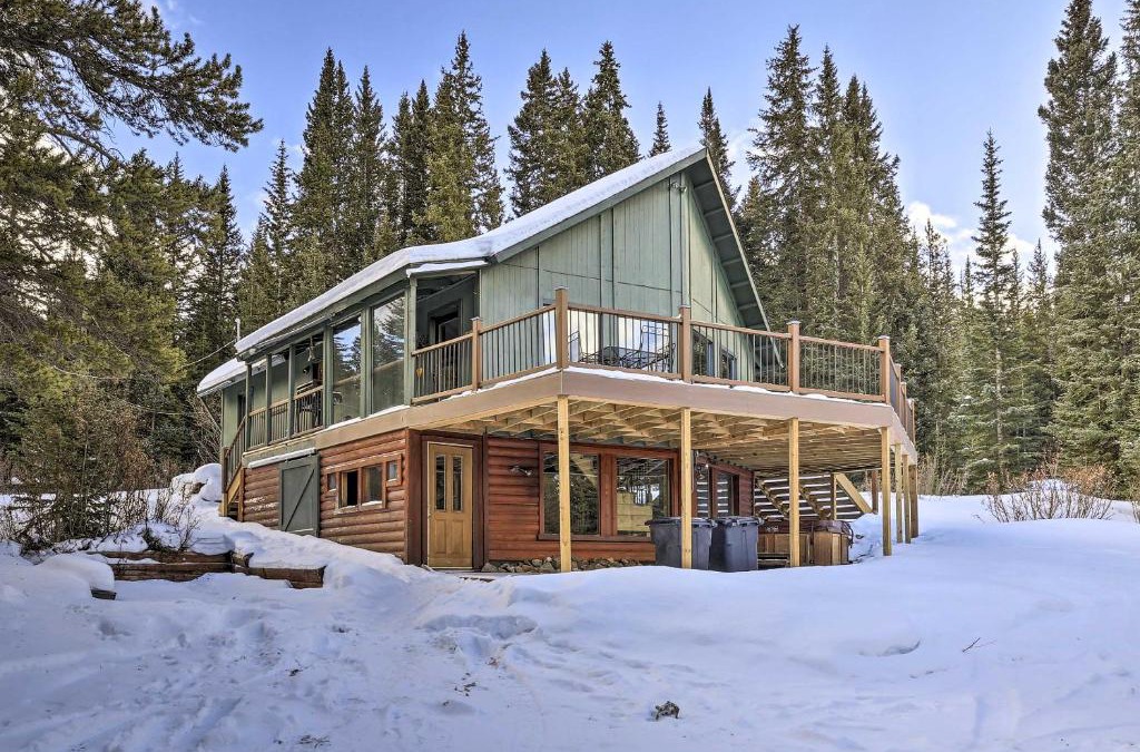 Breckenridge Park Estates House | Cabin with Hot Tub 3 Mi to Main St Breckenridge!