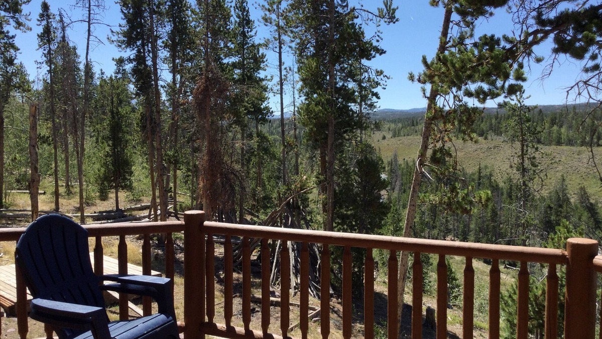 Coalville House | CABIN with STUNNING views on Bear River, HOT TUB access, ATV rentals available