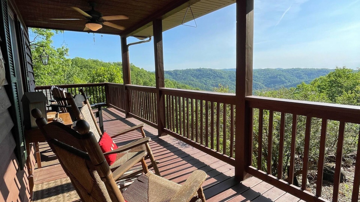 Purlear House | Cabin with sunset VIEWs for Miles! Close to Boone and Blue Ridge Parkway