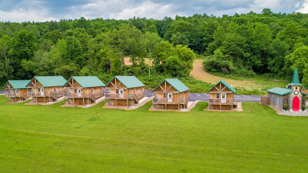 Oneida Cabin | Cabins,Cottages, Acres, Trails, Nature, Creek, Water, Fishing,Hunting