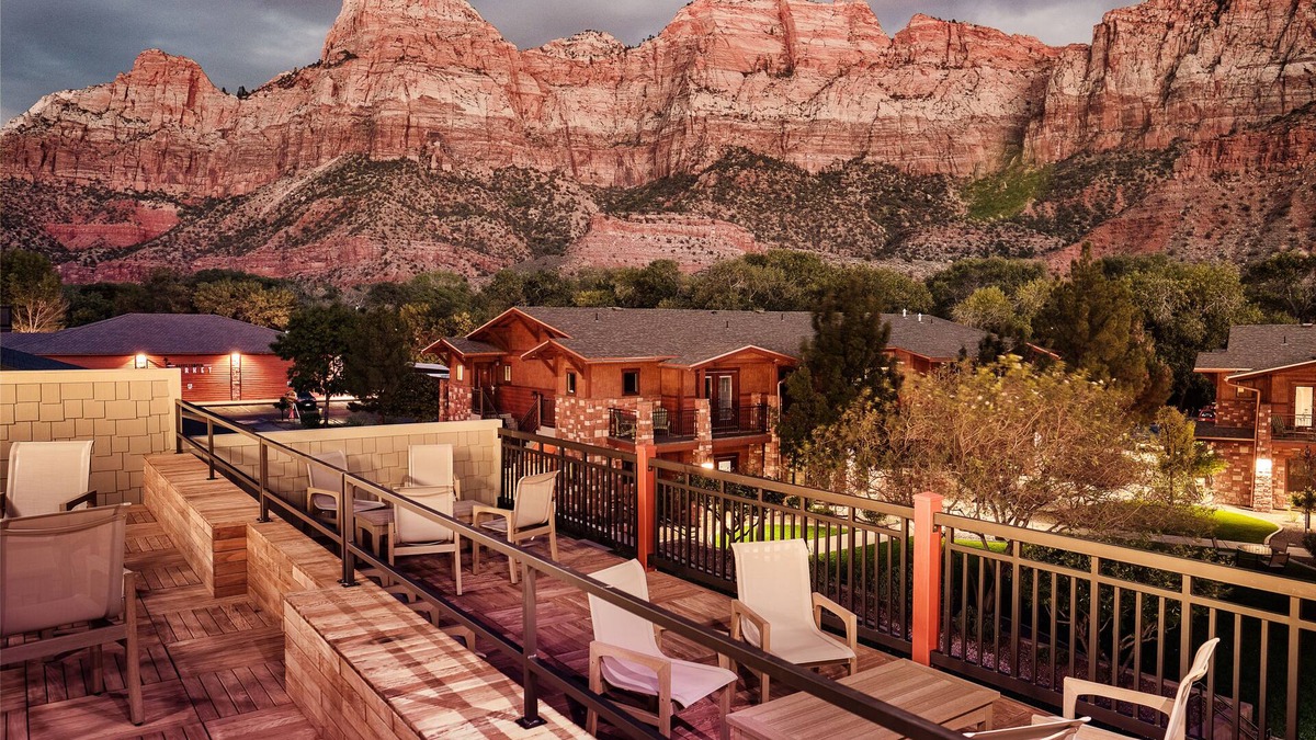 Zion National Park South Entrance Hotel | Cable Mountain Lodge