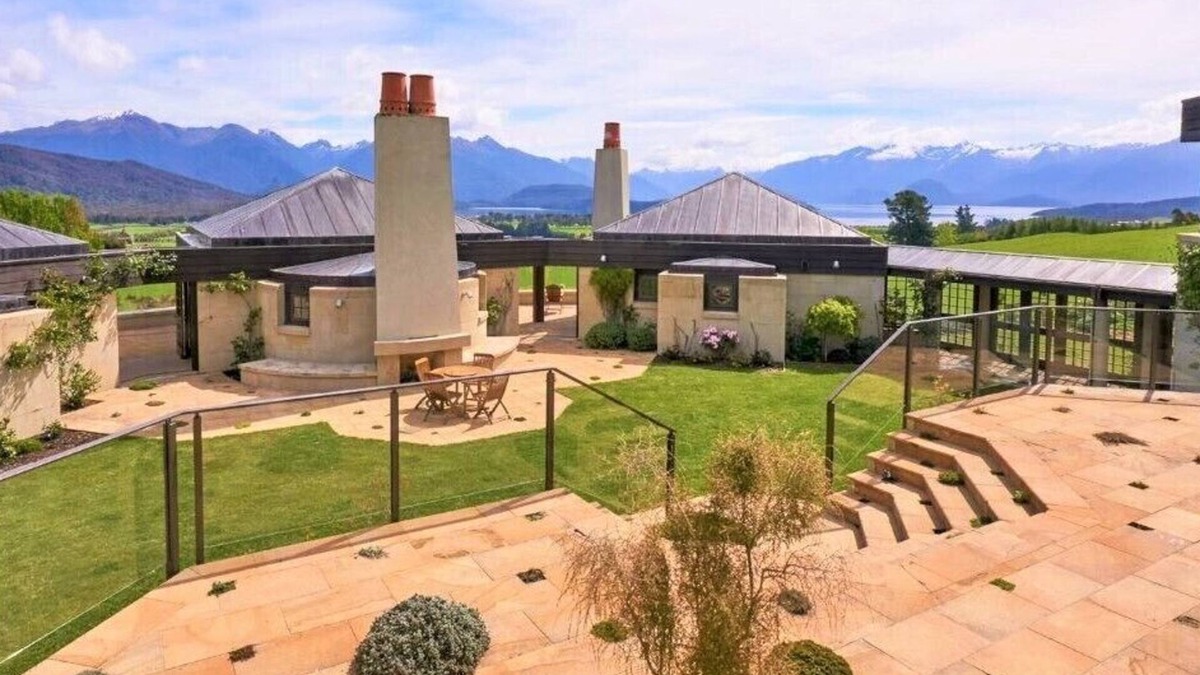 Manapouri Cabin | Cabot Lodge