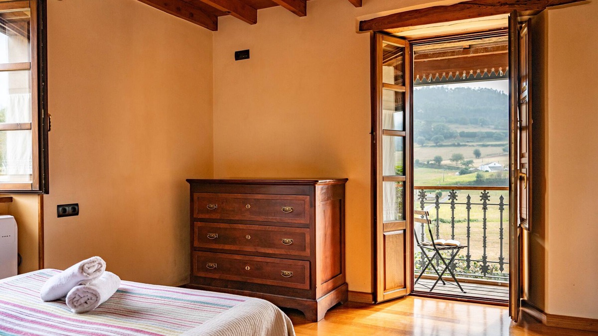 Mondonedo Apartment | Cabozo Room with Mountain Views and Private Balcony