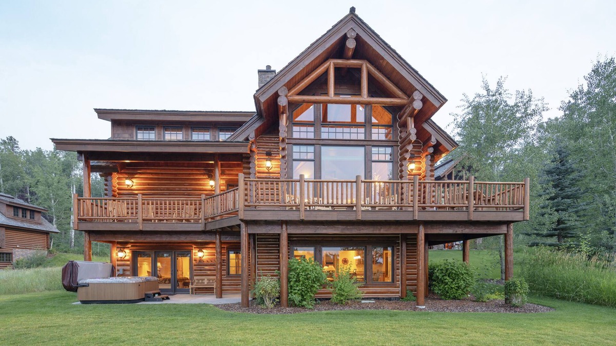 Victor House | Caddis Cabin Western Style Teton Springs Home in Victor, ID w/A/C & Hot Tub