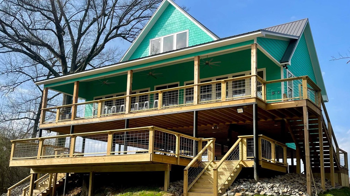 Glenwood Cabin | Caddo Cabana- Waterfront on the Caddo River. Sleeps 16 in beds.