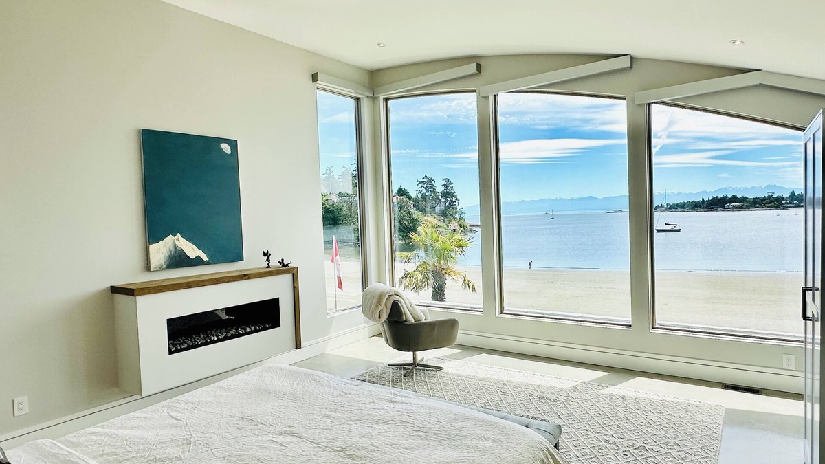 Saanich East Bed & Breakfast | Caddy Bay Beach House B&B: Oceanfront, Hot tub & Swim spa, south facing, modern