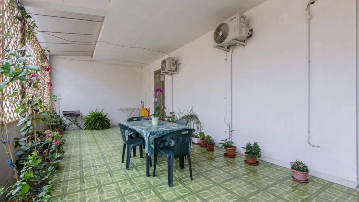 Selargius Apartment | Cagliari Comfy Apartment with Terrace & Netflix!