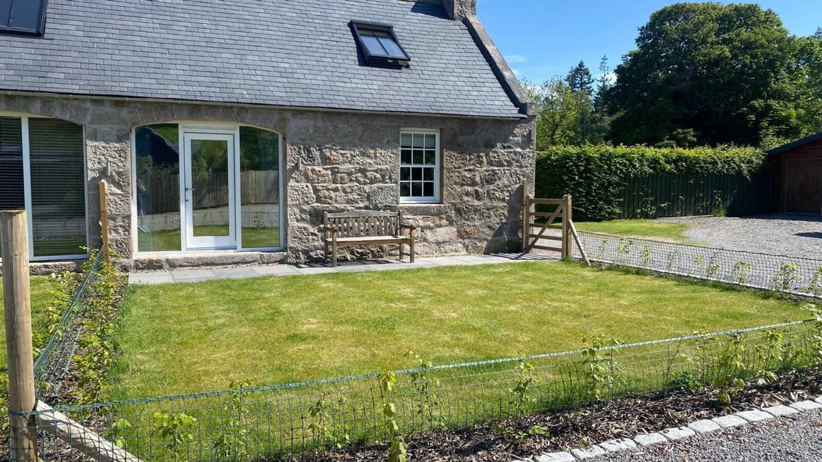 Ballater Cottage | Cairn Leuchan,Glen Muick, Ballater