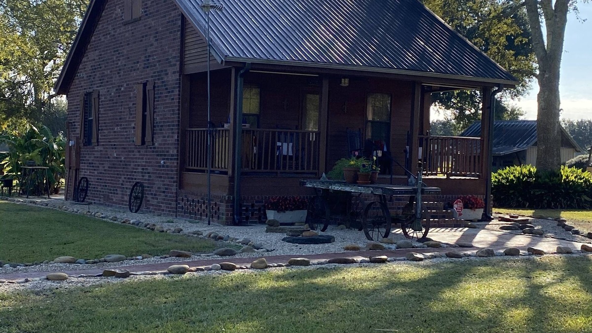 Scott House | Cajun Country at its best. Private Acadian style guest house on estate property.