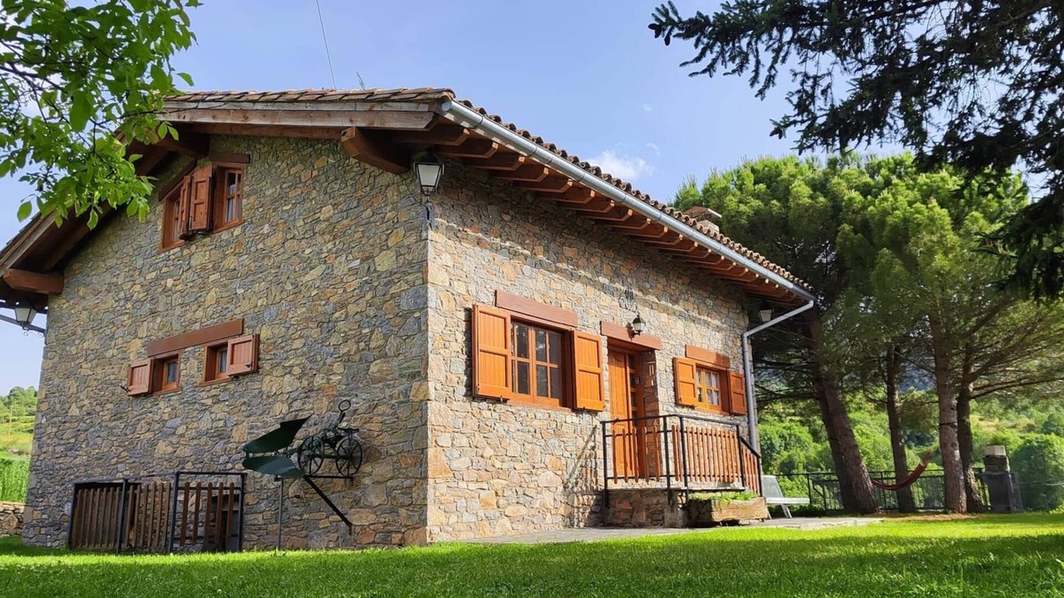 El Pont De Bar Cottage | Cal Pujol by Rural House