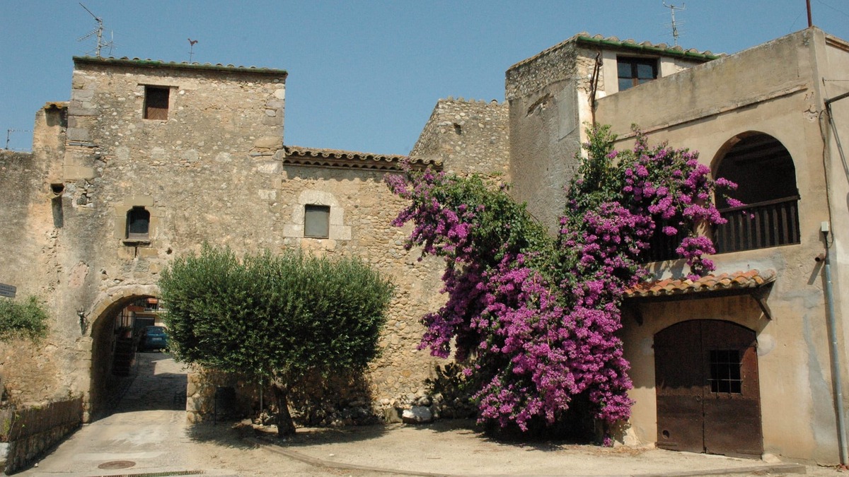 Vilaur House | Cal Secretari, 17th century rural house in Vilaür, 15km from Costa Brava beaches