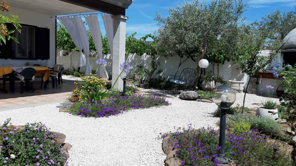 Orosei Apartment | CALA LIBEROTTO SA PRAMA NICE APARTMENT WITH GARDEN 200 MT FROM THE SEA