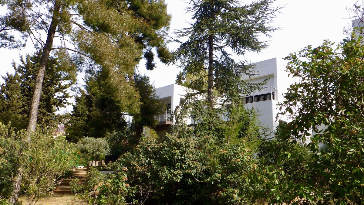 Bandol Apartment | Calanques , Villa Lucienne, T2 classified 4*, 40m2 with parking, pine forest.