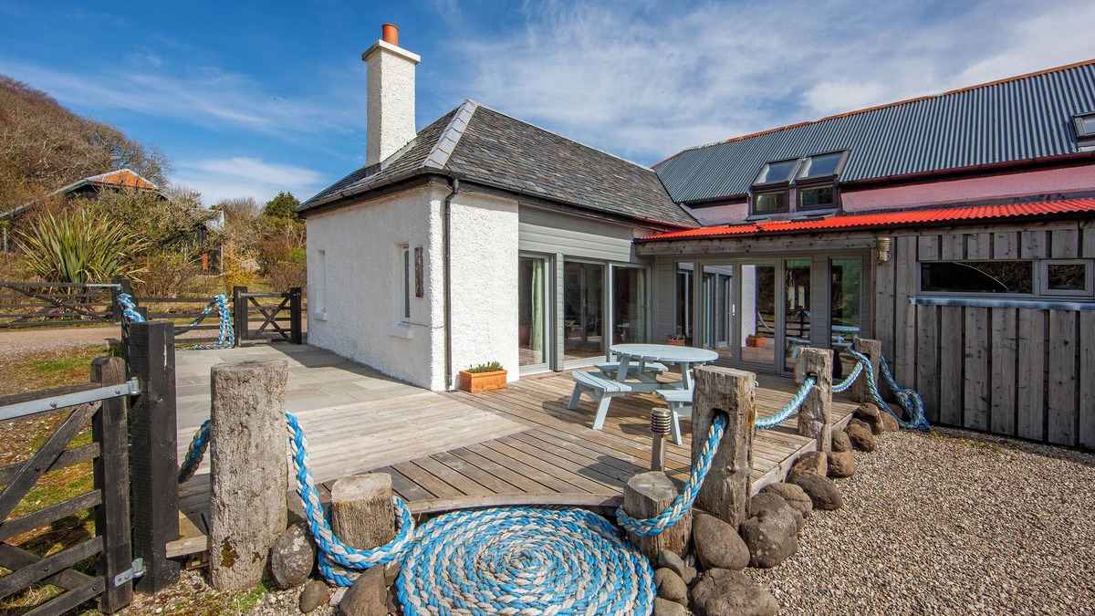 Ulva House | Calgary Byre - dog friendly & only 500m from the beach