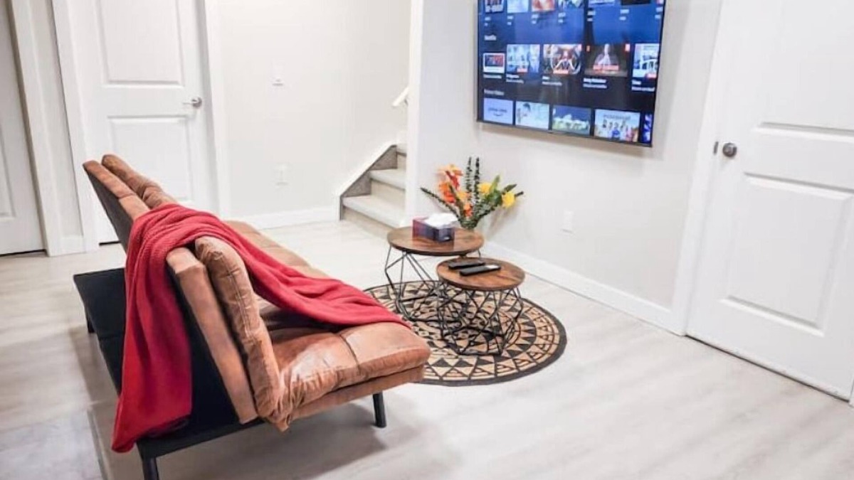 Calgary House | Calgary Cozy Nest | 2BR Suiten