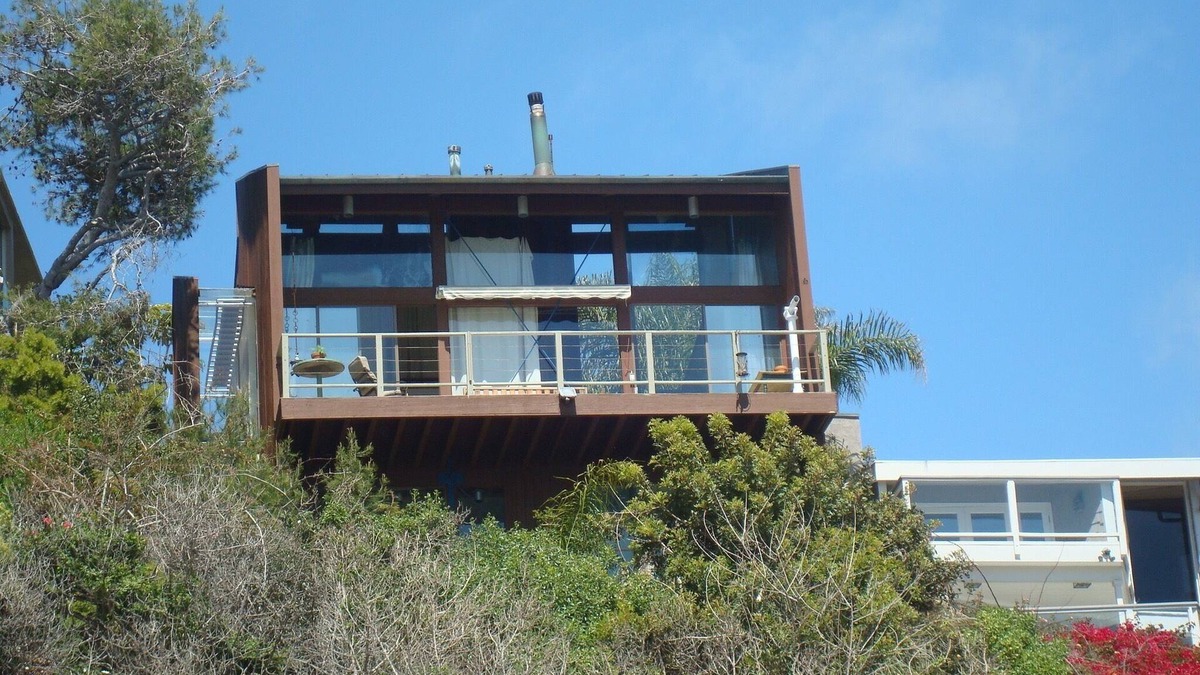 South Laguna House | California Dreaming .your own steps to the beach with gas fire pit