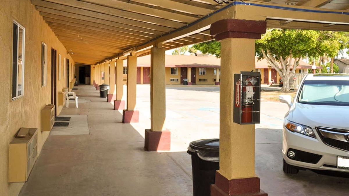 Calexico Hotel | California Suites Motel