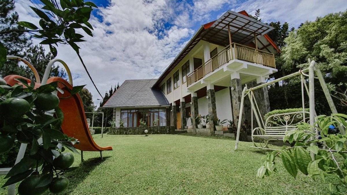 Parongpong Villa | Callming 4 bad room villa with private pool at Jawa Barat