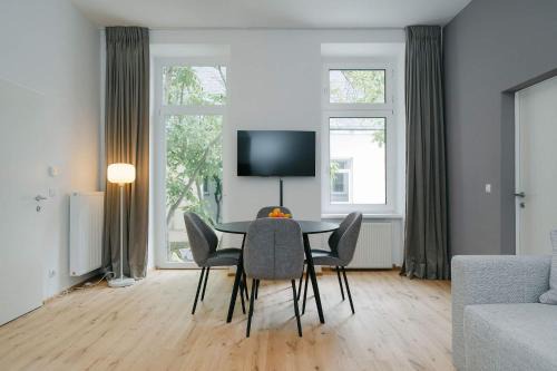 Mariahilf Apartment | Calm 1BR perfect for 4-6 metro close to Naschmarkt