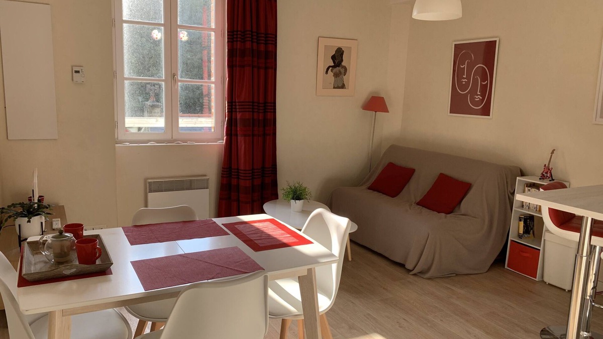 Ille-et-Vilaine Apartment | Calm apartment view port Cancale