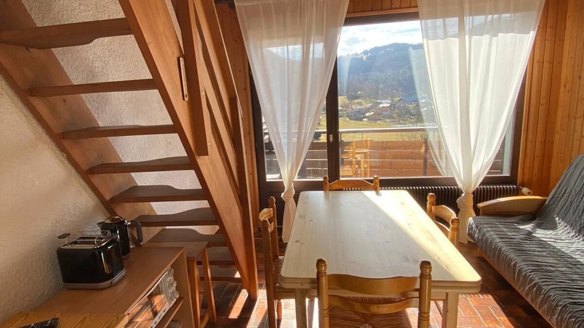 Thollon-les-Memises Apartment | calm nature and tranquility