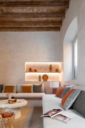 Triana House | Calma Places - OM Home Triana