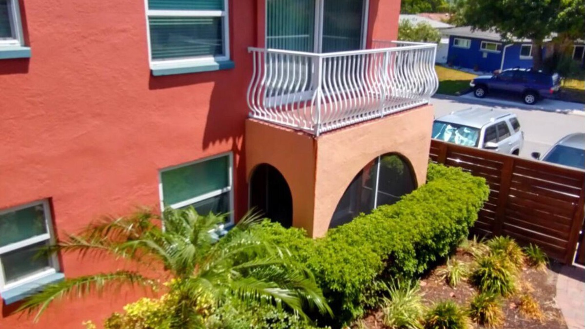 North Redington Beach Condo | calming coastal condo walkway to beach.