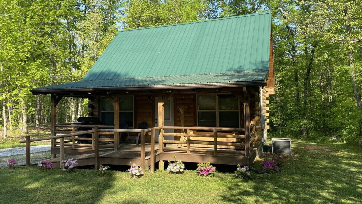 Monteagle Cabin | Calming Cabin: Peaceful Comfort