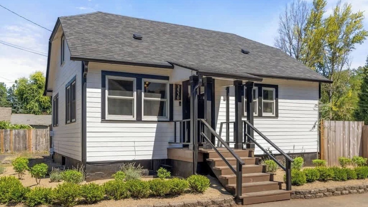 Carver House | Camas Lakehouse With Private Hot Tub