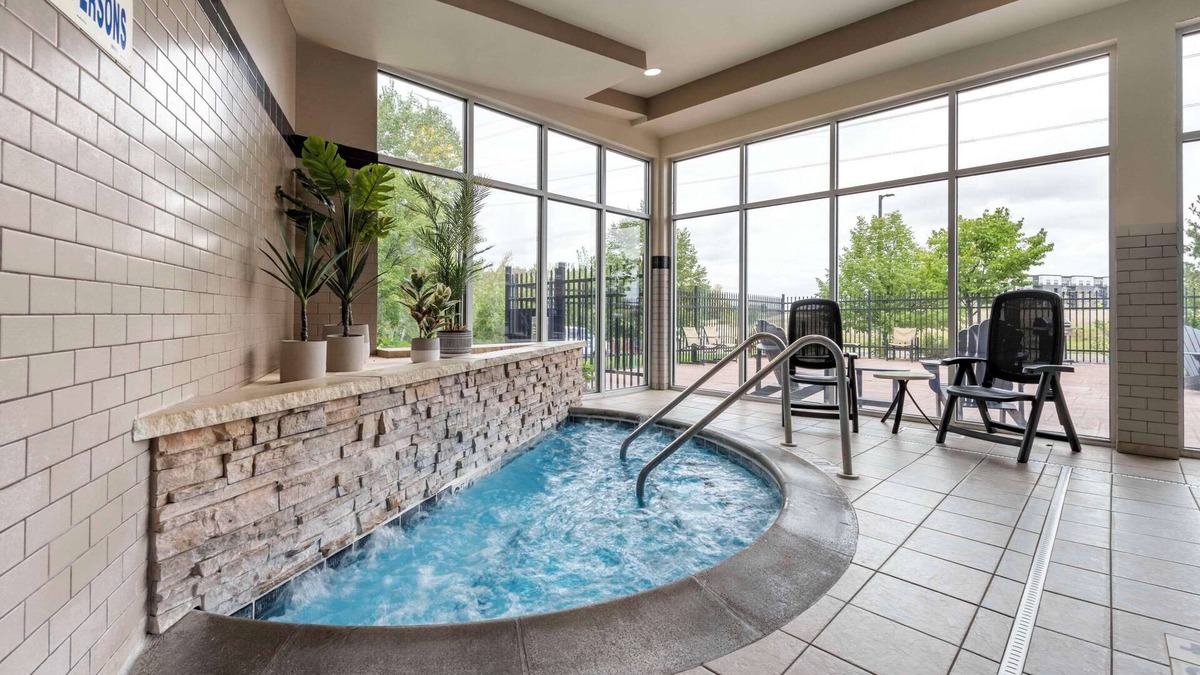 Maple Grove Hotel | Cambria Hotel Minneapolis Maple Grove