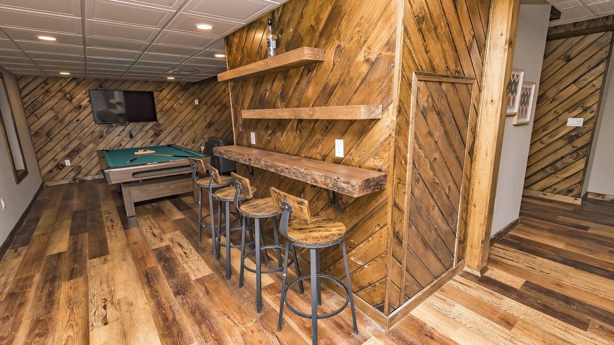 Cresco House | Camelback SKI Mts 4BR,Firepit,Hottub,Casino,Kalahari Linens