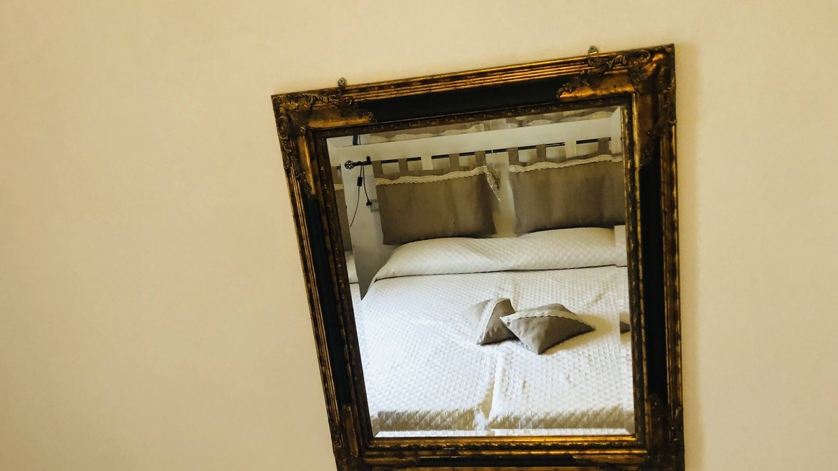 Fluminimaggiore Bed & Breakfast | Camera accogliente con tv 32 pollici aria condizionata bagno privato