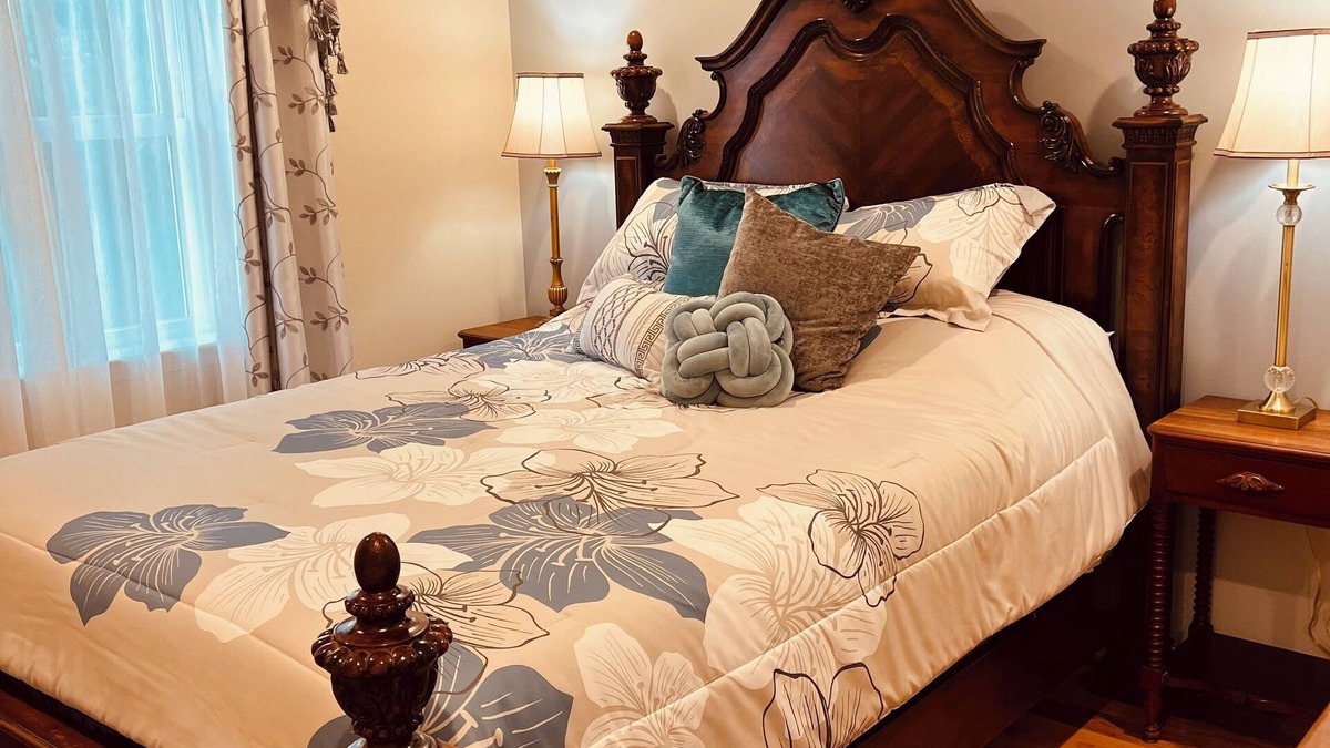 Winchester Apartment | Cameron Grace Brand New 1BR 1BA apt downtown Winchester