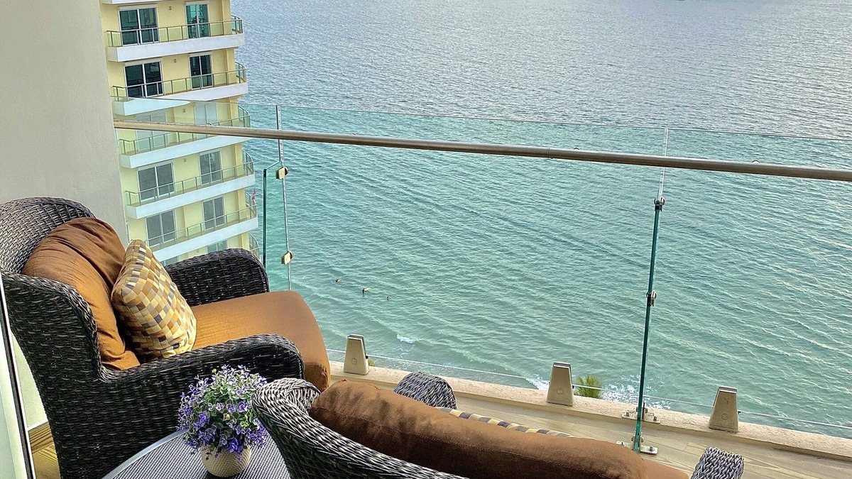 Zona Dorada Apartment | Camino al Mar, Apartment on the Beach with Fabulous Amenities Zona Dorada Pure Luxury