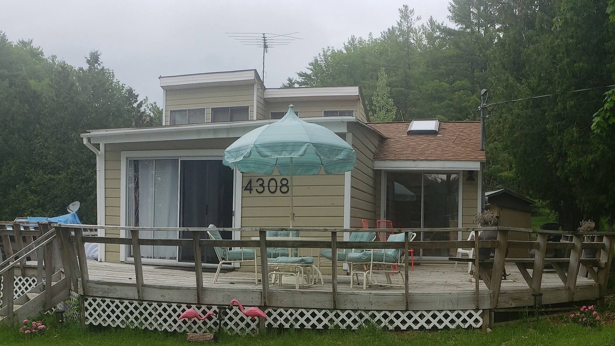 Putnam Station House | Camp at Gull Bay with Lake George View and walking distance to beach