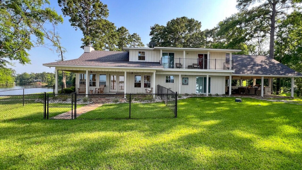 Negreet House | Camp Boogie .