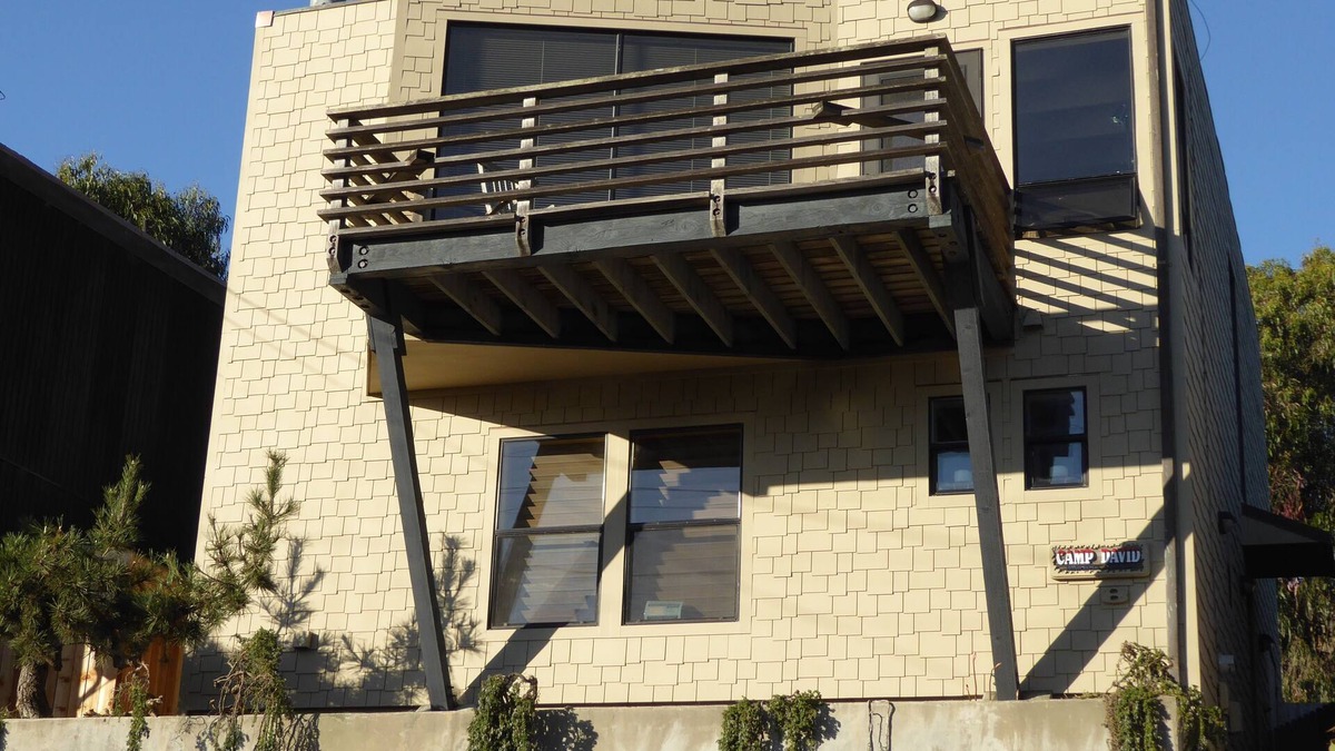 Dillon Beach House | CAMP DAVID ~ A LIGHT FILLED CONTEMPORARY HOME. MINUTES FROM BEACH. SLEEPS 4.