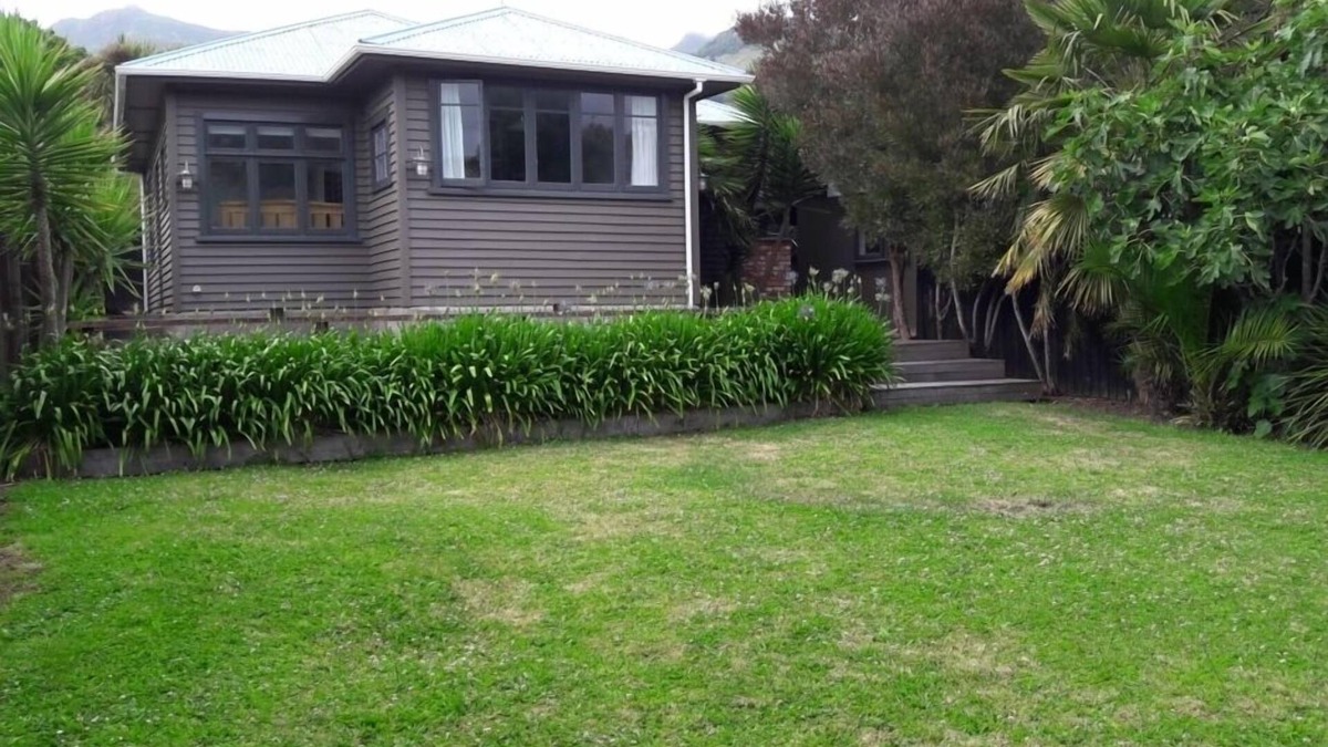Akaroa House | Camp de base is the ideal 'base camp'